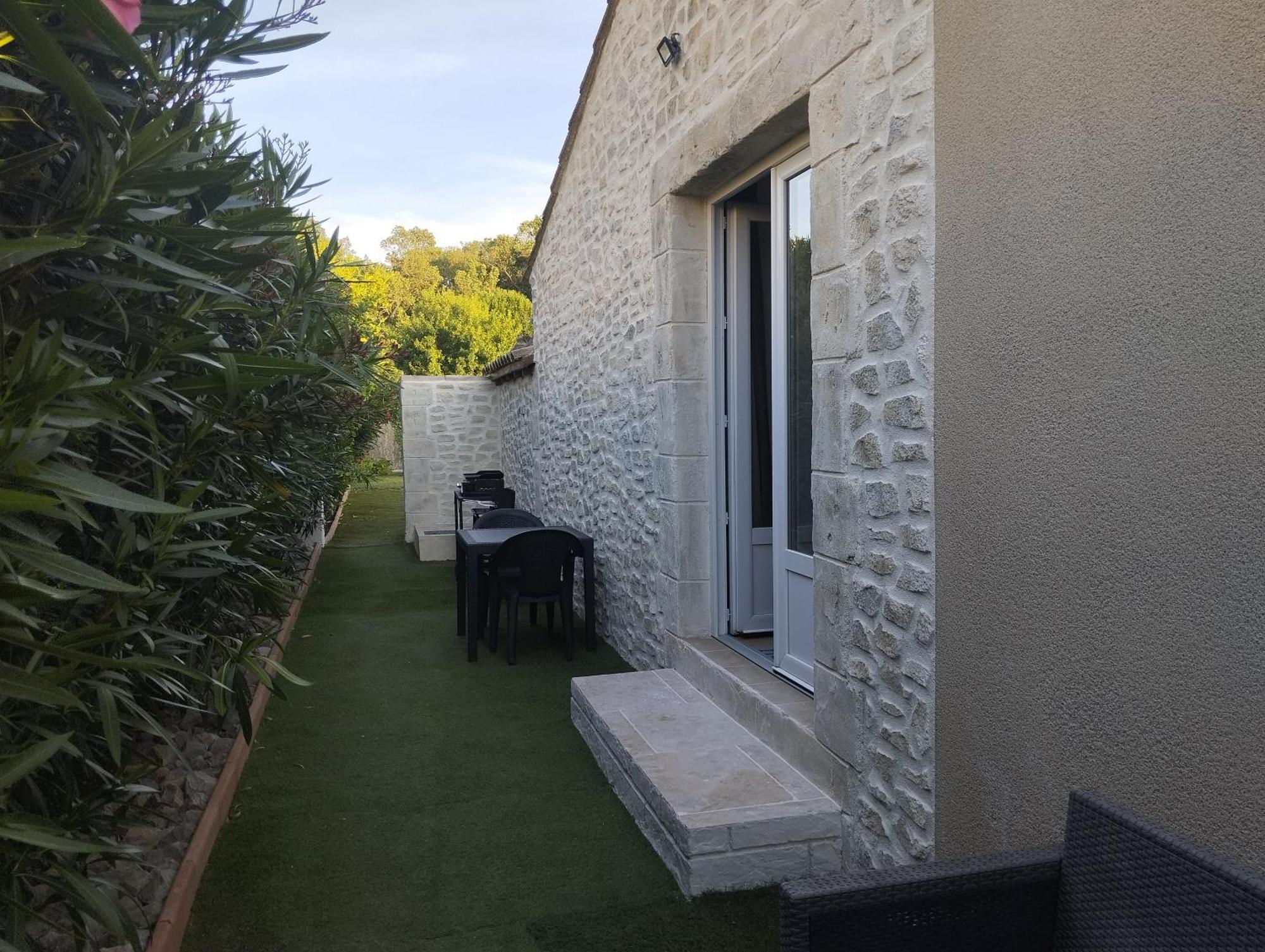 Ferienwohnung Bienvenue Au Pied Des Alpilles Saint-Étienne-du-Grès Exterior foto